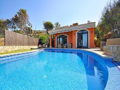 Villa de lujo con vistas al mar fabulosas