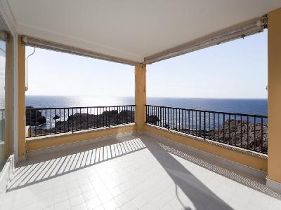 Apartamento en primera línea de mar