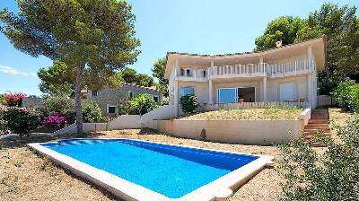 Villa de calidad excelente con vistas al mar en Santa Ponsa