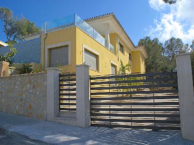 Villa a estrenar con vistas al mar en Santa Ponsa
