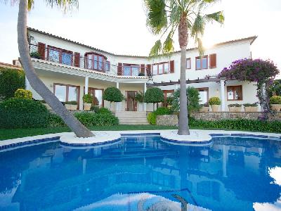 Villa de alta calidad con vista al mar